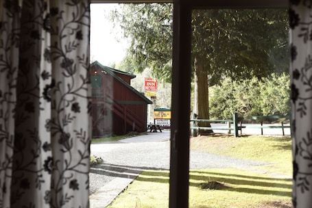 Cottage | Individually decorated, individually furnished, soundproofing. Gateway Inn