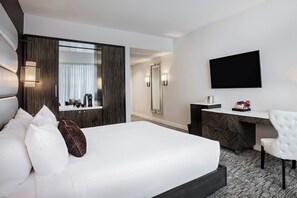 Executive Room, 1 King Bed | Premium bedding, pillowtop beds, minibar, in-room safe - Ambassador Hotel Kansas City, Autograph Collection (Kansas City)