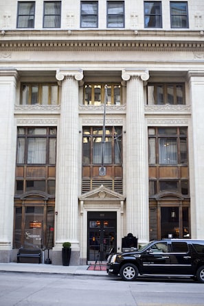 Front of property - Ambassador Hotel Kansas City, Autograph Collection (Kansas City)
