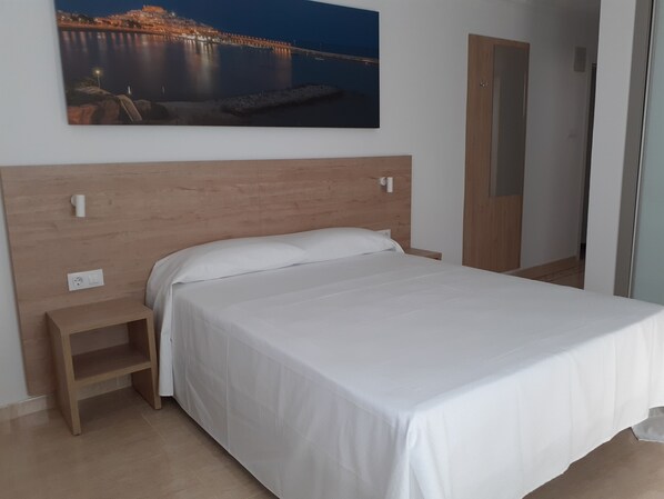 Double or twin room with terrace, 2 people