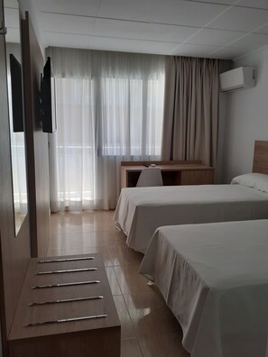 Doppel- oder Zweibettzimmer, Terrasse (2 people)