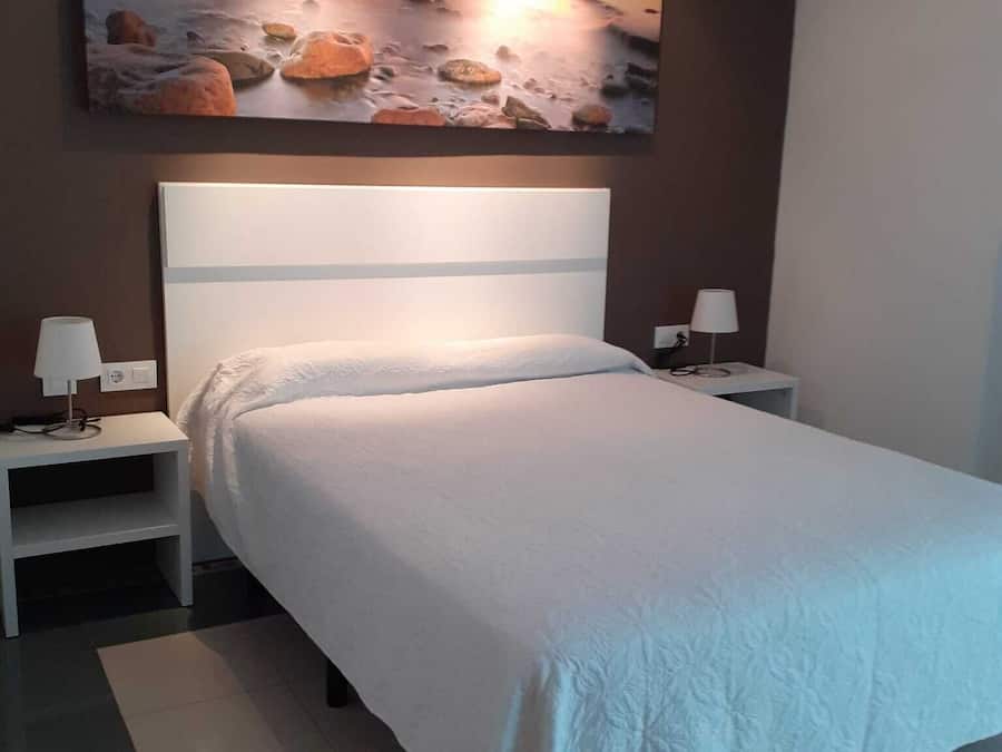 Vierbettzimmer, Terrasse (VIP, 4 people) | Minibar, Zimmersafe, individuell eingerichtet, Schreibtisch