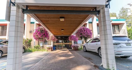 Prestige Riverside Lodge