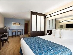 In-room safe, individually decorated, individually furnished, desk