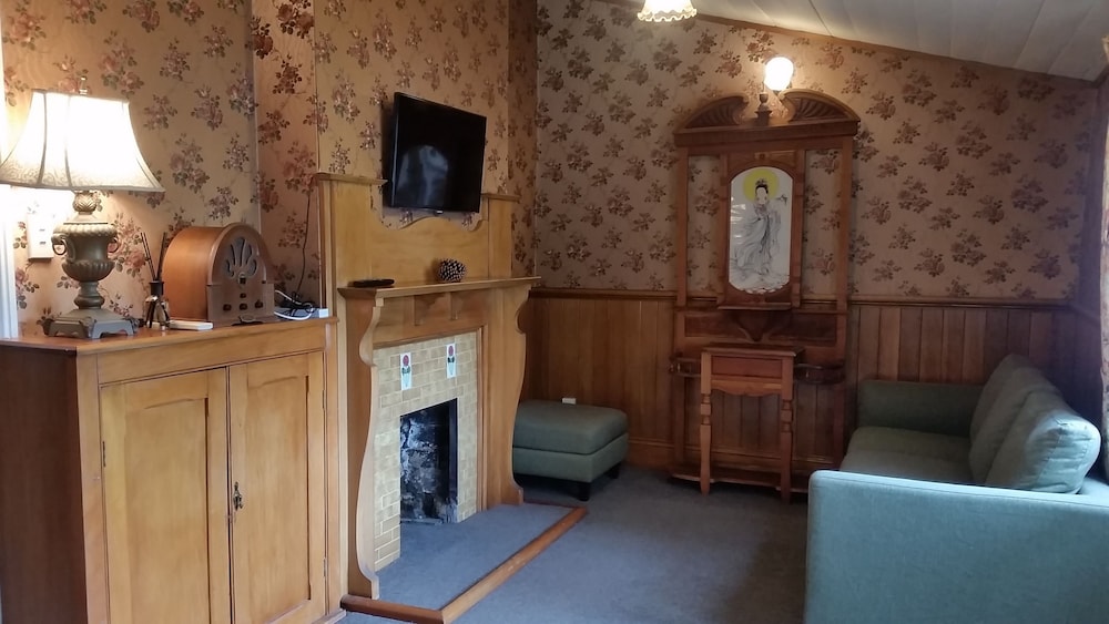 Designer Cottage B&B photo 8