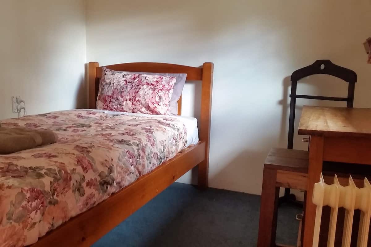 Premium bedding, in-room safe, individually decorated