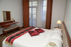 华丽客房, 1 间卧室 | 客房内保险箱、特色家居、办公桌、笔记本电脑工作区