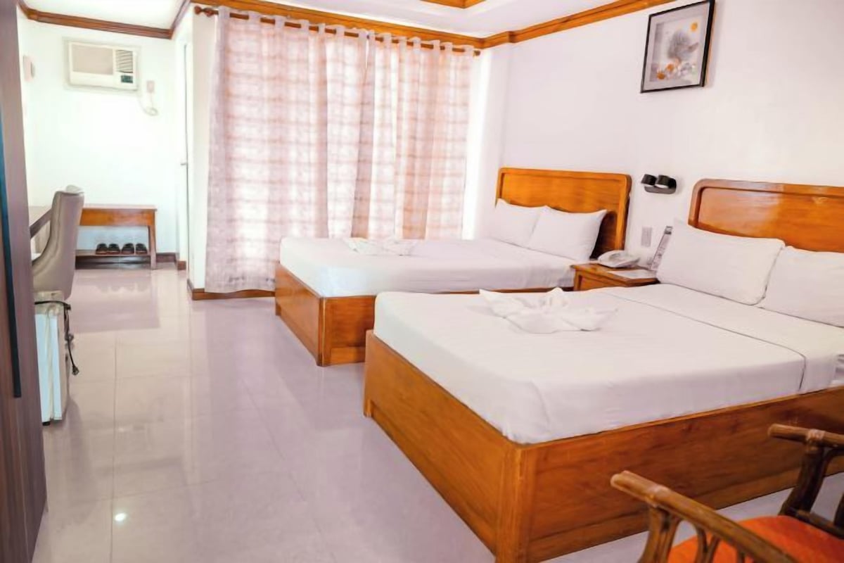 In-room safe, rollaway beds (surcharge)