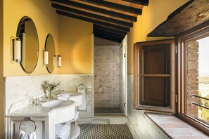 Suite (Tuscanica) | Bathroom - Castello di Casole, A Belmond Hotel, Tuscany (Casole d'Elsa)