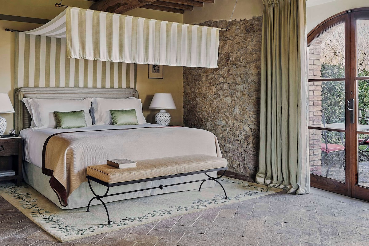 Junior Suite (Deluxe) | Frette Italian sheets, premium bedding, down comforters, minibar