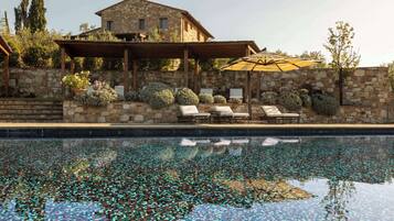 Villa (Thesan)