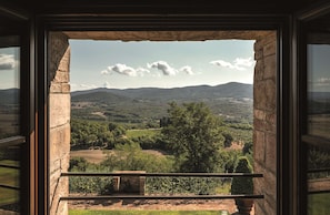 Suite (Tuscanica) | Frette Italian sheets, premium bedding, down comforters, minibar