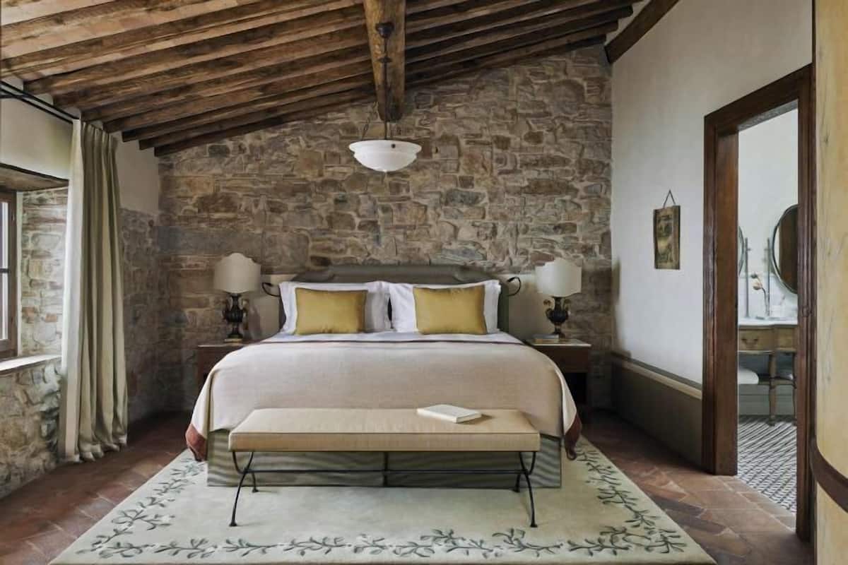 Frette Italian sheets, premium bedding, down comforters, minibar