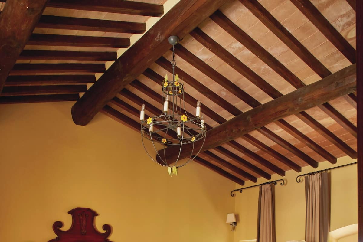 Suite (Tuscanica) | Frette Italian sheets, premium bedding, down comforters, minibar