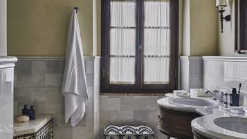Junior Suite (Villeggiatura) | Bathroom | Combined shower/tub, rainfall showerhead, hair dryer, bathrobes