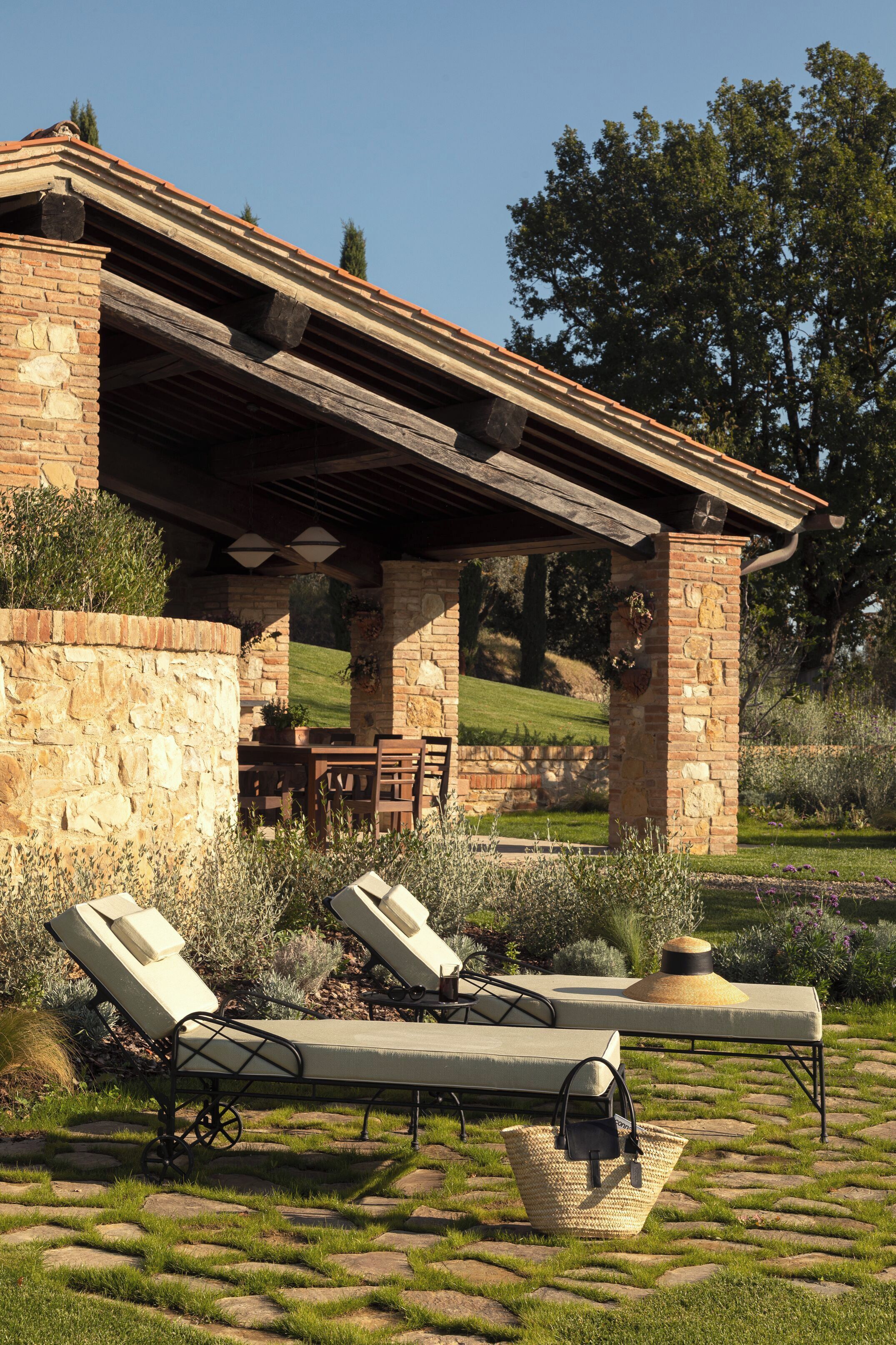 วิลล่า (Usil) | ลานระเบียง/นอกชาน