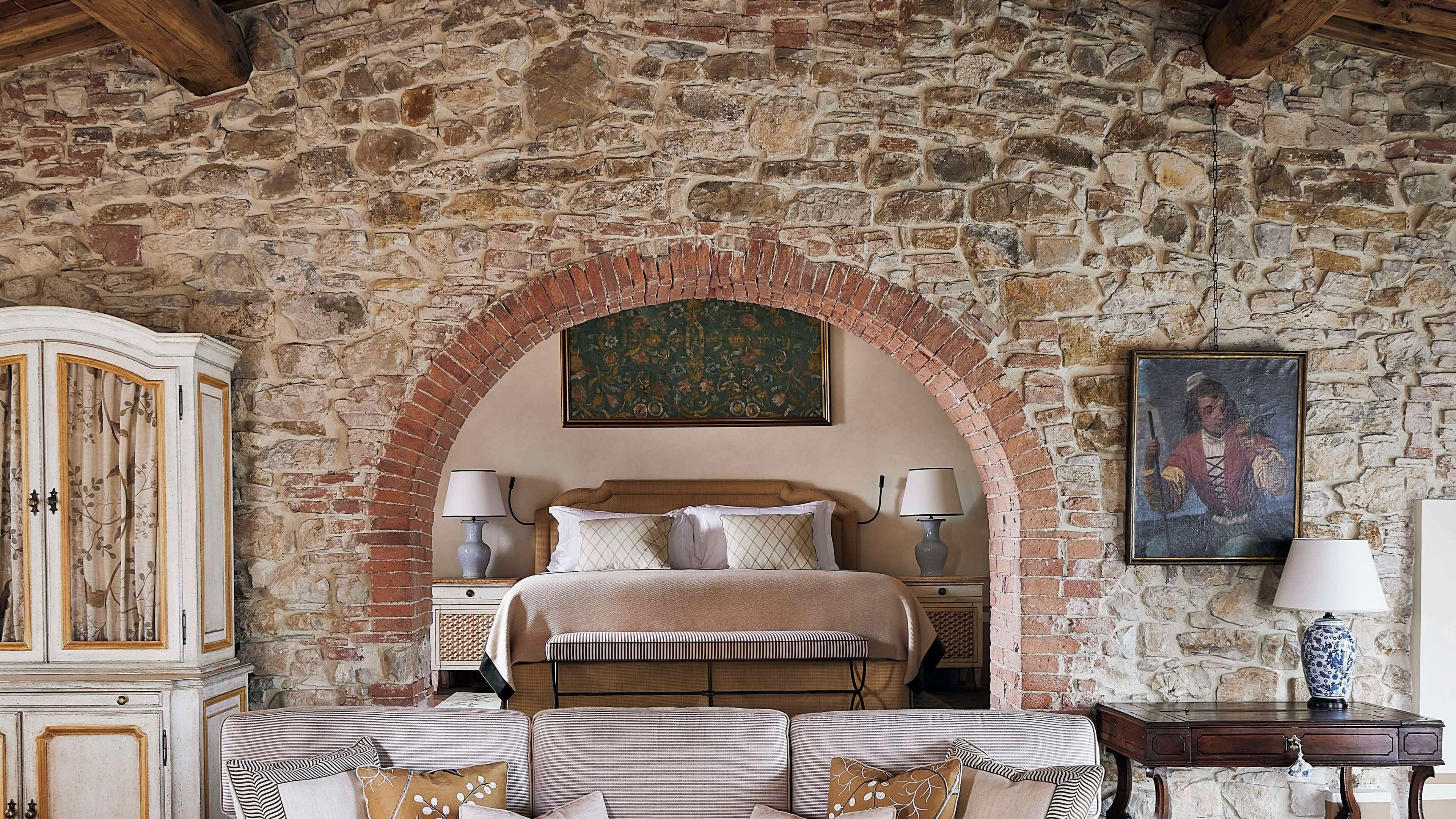 Svit (Castello di Casole) | Italienska Frette-lakan, sängtillbehör av högsta kvalitet och duntäcken