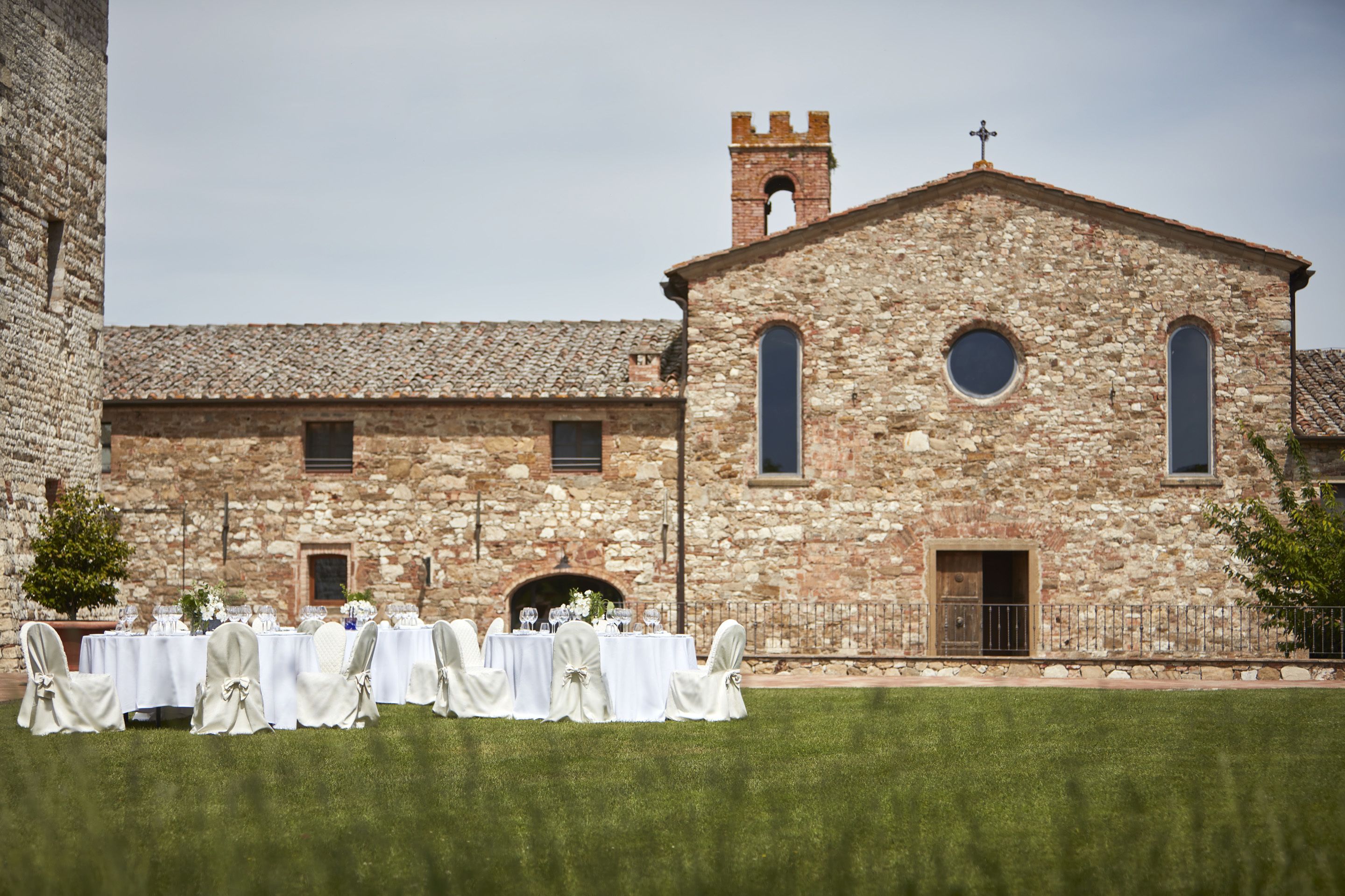 outdoor banquet area