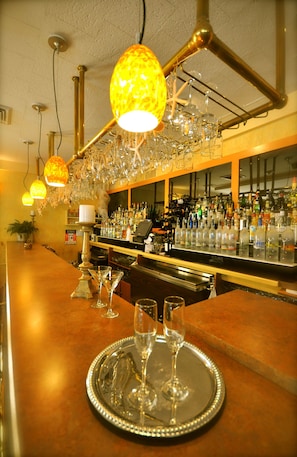 2 bars/lounges, pub - The Naswa Resort (Laconia)