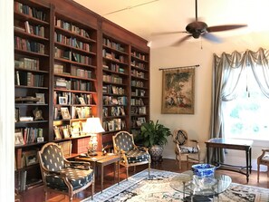 Library - Historic Michabelle Inn (Hammond)