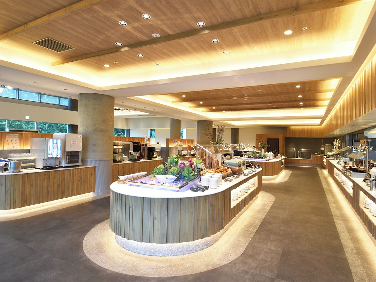 Daily buffet breakfast (JPY 2750 per person)