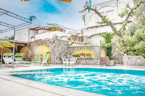 Outdoor pool, pool loungers