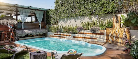 Outdoor pool, pool loungers