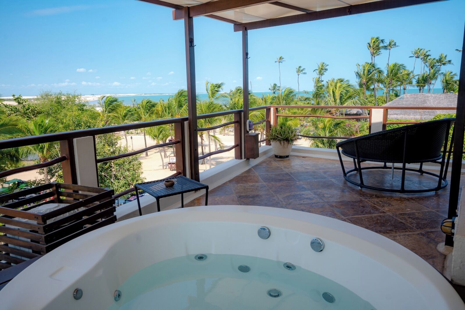 Minibar, in-room safe, blackout curtains, free WiFi