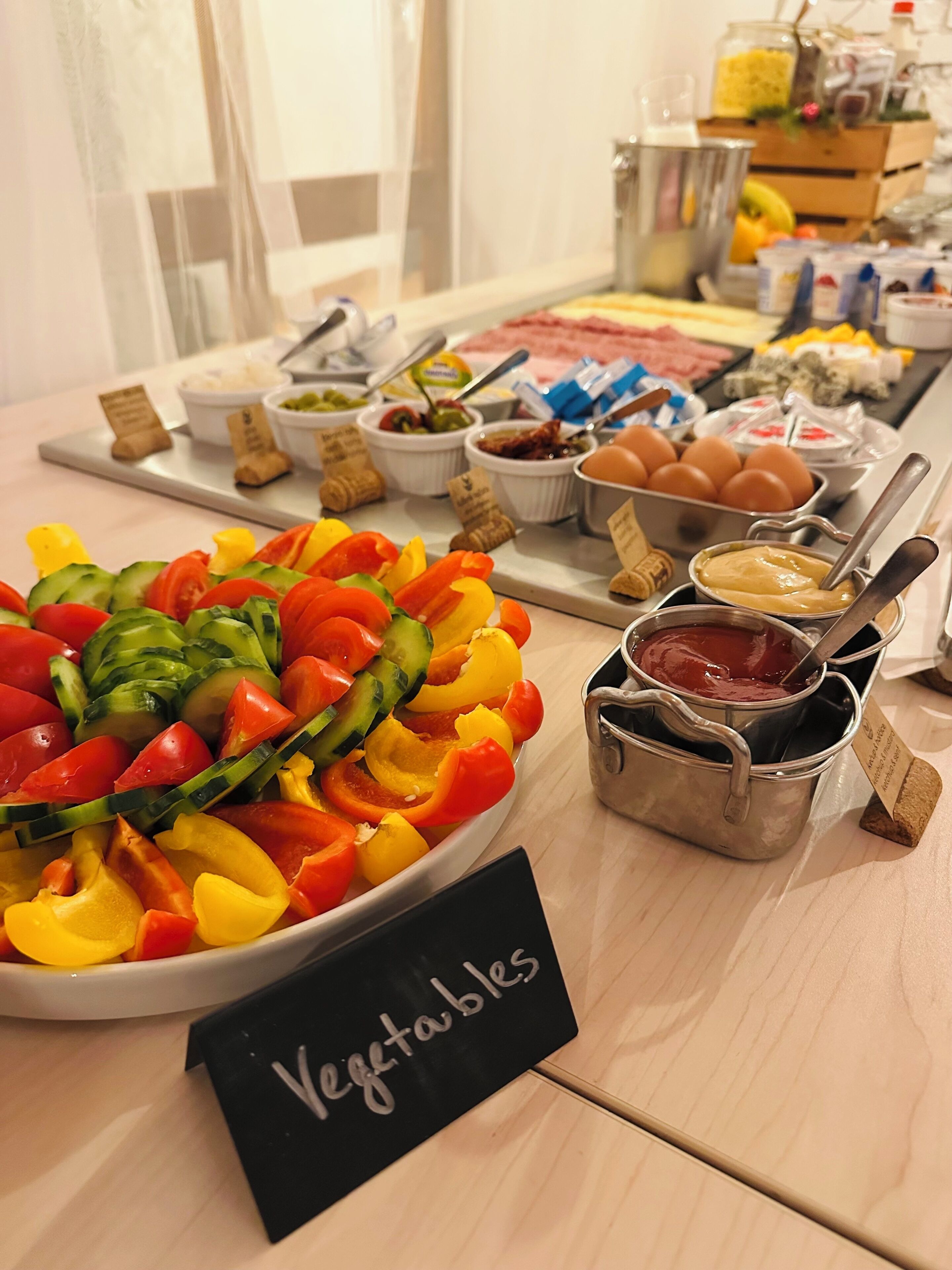 Buffet déjeuner gratuit tous les jours