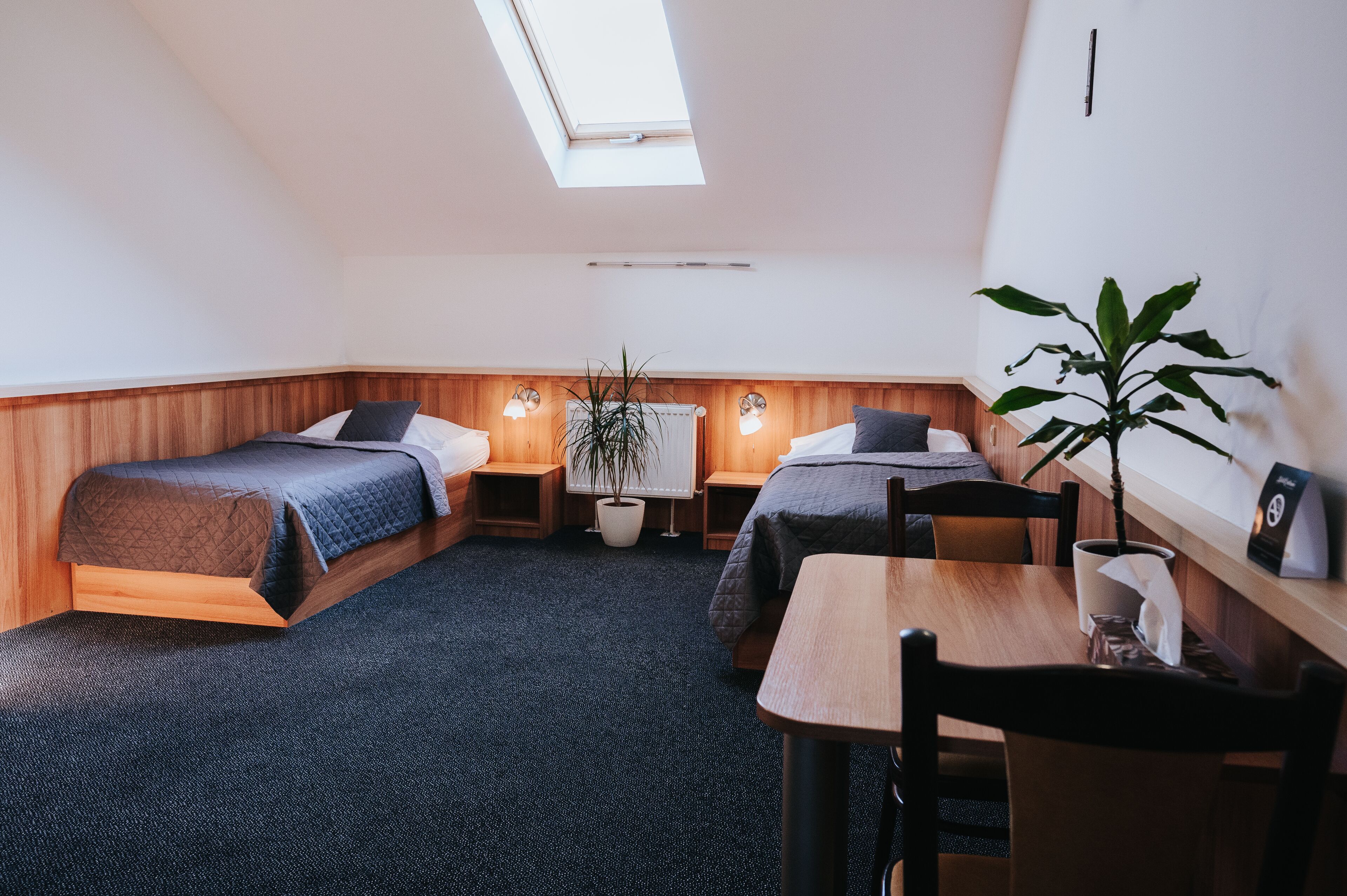 standard twin room | 1 bedroom, desk, laptop workspace, blackout curtains