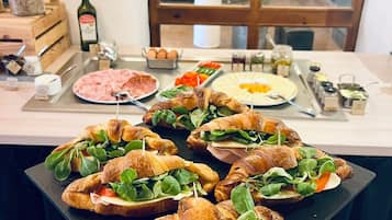 Colazione a buffet inclusa, servita tutte le mattine