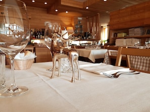 Lunch and dinner served - Hotel Pedretti (Branzi)