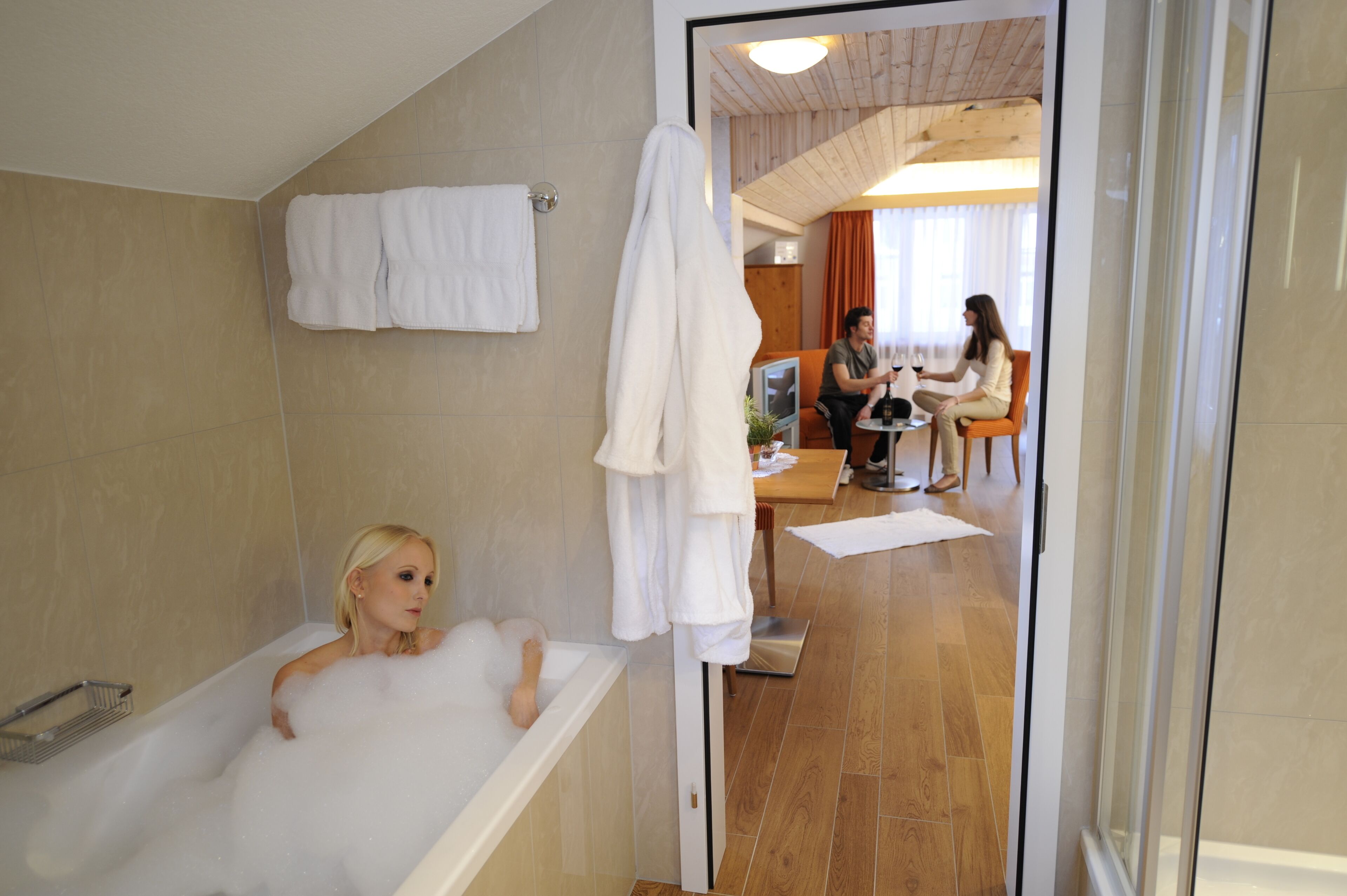 suite hahnen with kitchenette, balcony, mountain view | bathroom | free toiletries, hair dryer, bathrobes, heated floors