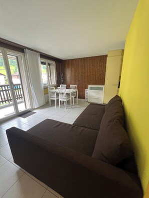 Comfort Condo | Living area