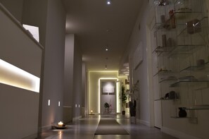 Couples treatment rooms, sauna, hot tub, Turkish bath, body treatments