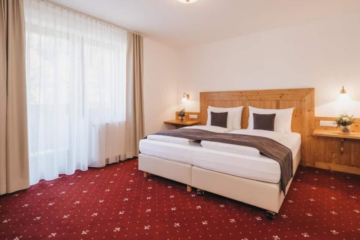 Junior Suite II | 1 bedroom, in-room safe, free WiFi