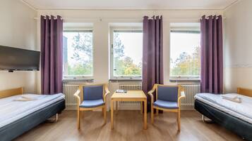 Sistema de insonorizaciĂłn, wifi gratis y ropa de cama