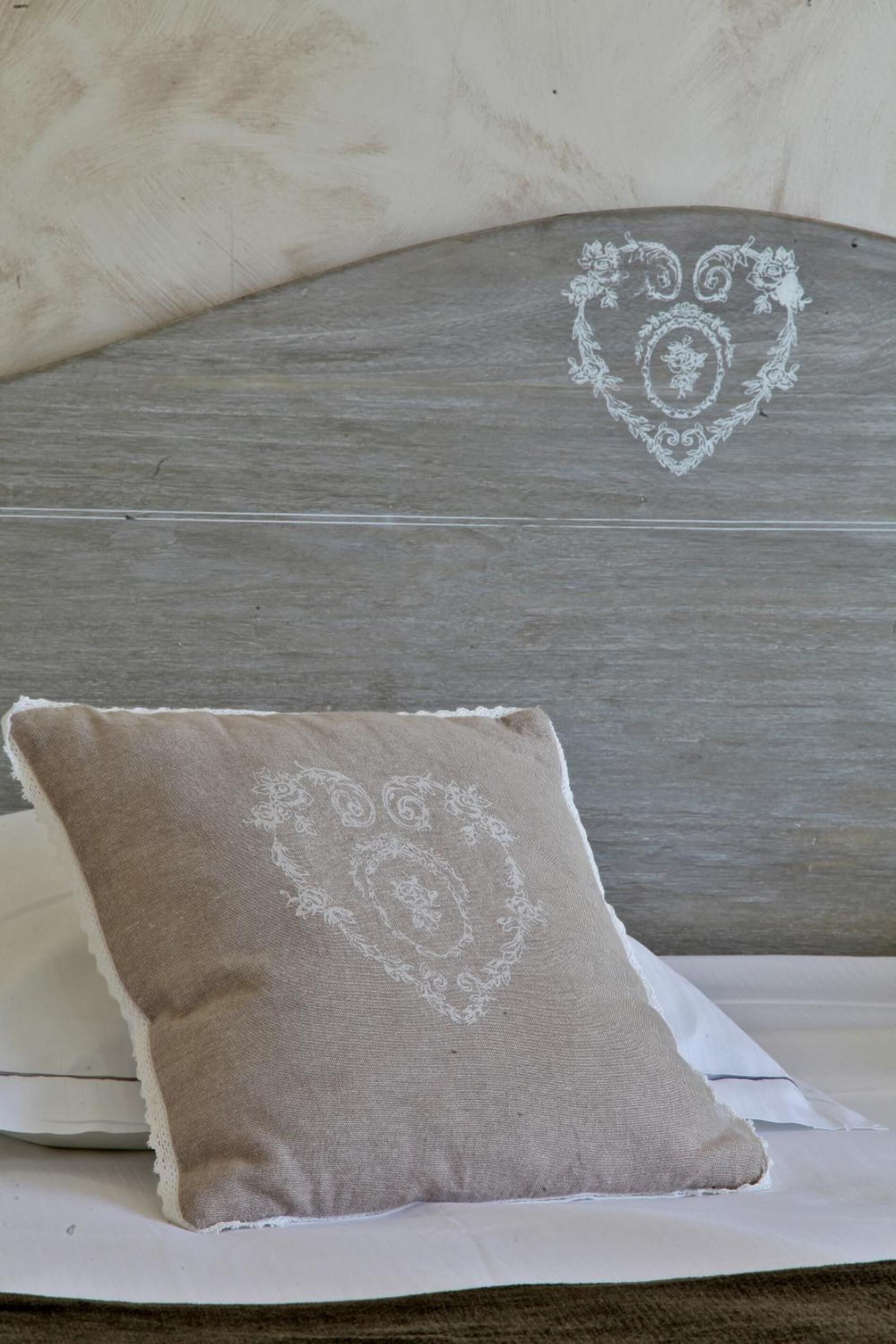 in-room safe, individually decorated, individually furnished, desk