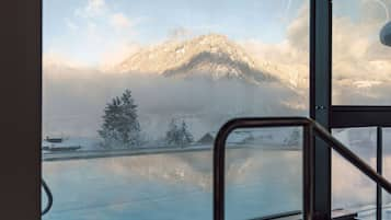 3 piscine coperte, piscina all'aperto, ombrelloni da piscina, lettini