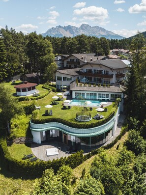 Front of property - Erica Wellness and Vitality Hotel (Nova Ponente)