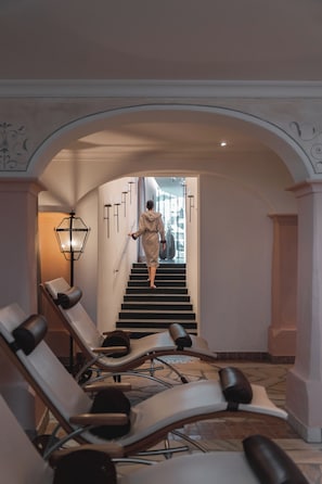 Espace de soins pour les couples, sauna, bain Ă remous, hammam