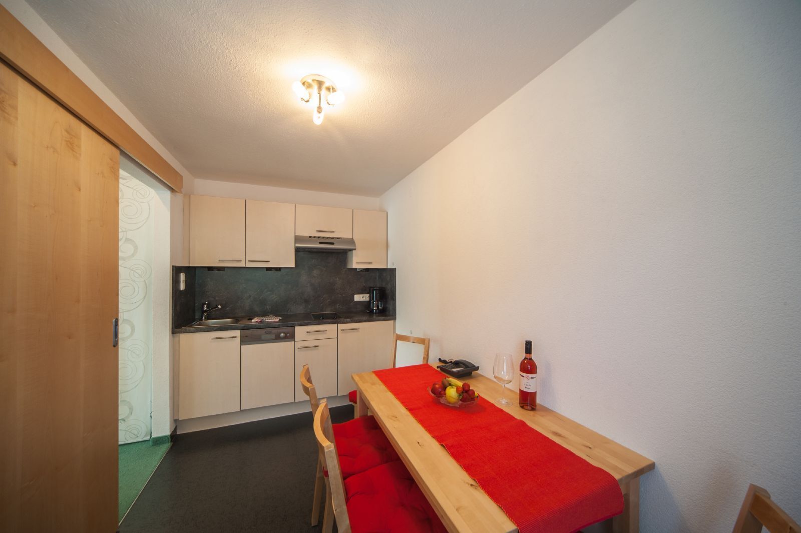 apartment sonnenspitze | in-room dining