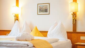 Standard Double Room, Mountain View | 1 bedroom, hypo-allergenic bedding, in-room safe, individually decorated