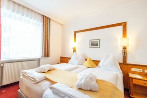 Phòng đôi Tiêu chuẩn, quang cảnh núi | Bộ đồ giường kháng dị ứng, két bảo mật tại phòng, trang trí khác biệt 