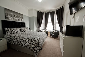 Deluxe Double Room (Room 1) | Individually furnished, blackout curtains, iron/ironing board - Rossall House (Blackpool)