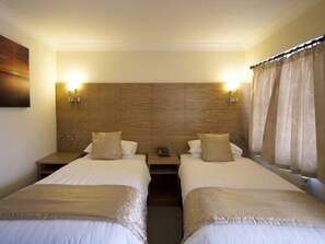 Superior Twin Room, Ensuite - Royal Hotel (Norwich)