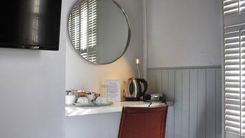 Phòng đôi, có phòng tắm riêng (Tropicana Room)