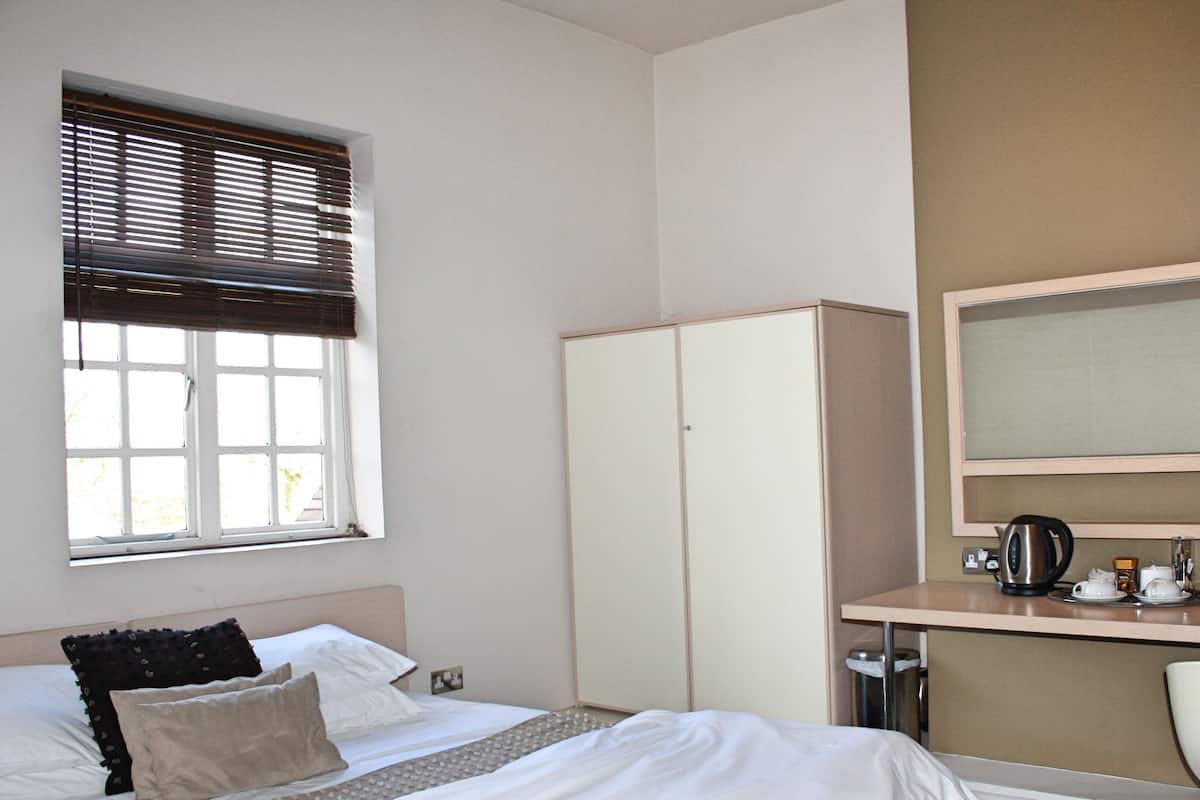 Double or Twin Room, Ensuite (Pago Pago Room)