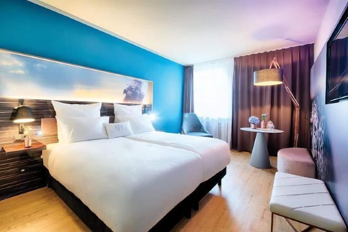 Minibar, skrivbord, mörklÀggningsgardiner och gratis wi-fi