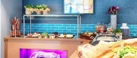 Frokostbuffé på hverdagene (EUR 20 per person)